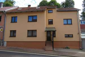 Doppelhaushälfte mit Einliegerwohnung und zusätzlichem Grundstück mit Garage – Die vollständige Adresse der Immobilie erhältst du vom Anbieter., 99831 Mihla – Vorschaubild 1