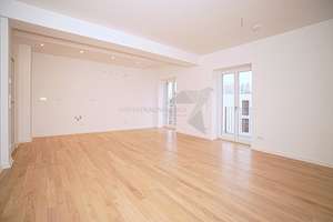 Helle, großzügige 3 Zimmer Wohnung im Kulturpalast Rabenstein - Tageslichtbad, Balkon, TG-Stellplatz – Pelzmühlenstraße 26, 9117 Rabenstein, Chemnitz – Vorschaubild 6
