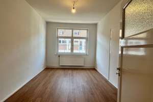 Neugründung einer 4er WG in einer stilvoll möblierten 4-Zimmer Altbauwohnung in der List! – Voßstraße 11, 30161 List, Hannover – Vorschaubild 9