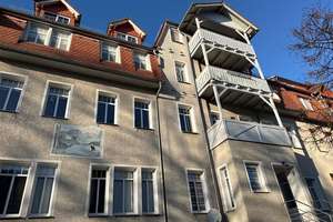 Vollvermietetes Mehrfamilienhaus mit Balkonen und Stellplätzen in guter Lage!