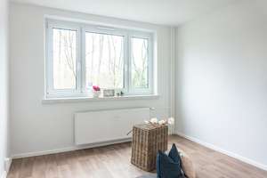 3-Raum-Wohnung mit Balkon in toller Wohnlage – C.-v.-Ossietzky-Str. 206, 9127 Gablenz, Chemnitz – Vorschaubild 2