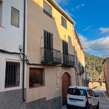 Rustikales Haus mit Blick auf die Ports in Prat de Comte
