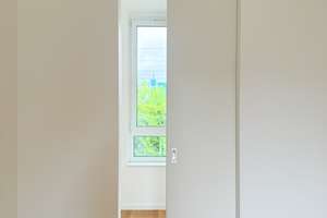 Ganz besonders toll mit großzügigem offenem Wohnzimmer, gr. Balkon, Aufzug, TG-Platz, Baujahr 2016 – Die vollständige Adresse der Immobilie erhältst du vom Anbieter., 40223 Bilk, Düsseldorf – Vorschaubild 16