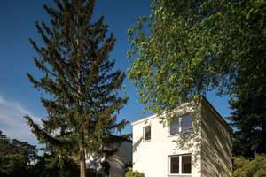 Zeitlose Bauhaus-Architektur – Einfamilienhaus in gefragter Lage von Berlin-Zehlendorf – Die vollständige Adresse der Immobilie erhältst du vom Anbieter., 14165 Zehlendorf, Berlin – Vorschaubild 3