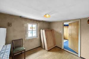 Sanierungsbedürftiges Wohnhaus mit Scheune – Die vollständige Adresse der Immobilie erhältst du vom Anbieter., 97348 Willanzheim – Vorschaubild 8