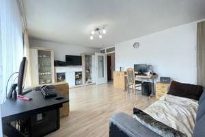 Gut gelegen, klar geschnitten: Schöne 2-Zimmer-Wohnung mit Balkon in Fürth – 90763 Südliche Südstadt, Fürth – Vorschaubild 2