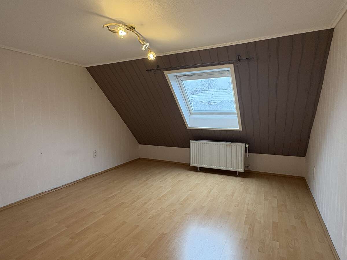 Immobilie in Burgdorf - KARSTEN IMMOBILIEN ermöglicht Ihnen: Wohnen im sehr gut geschnittenen Reihenmittelhaus in Burgdorf - Bild 12