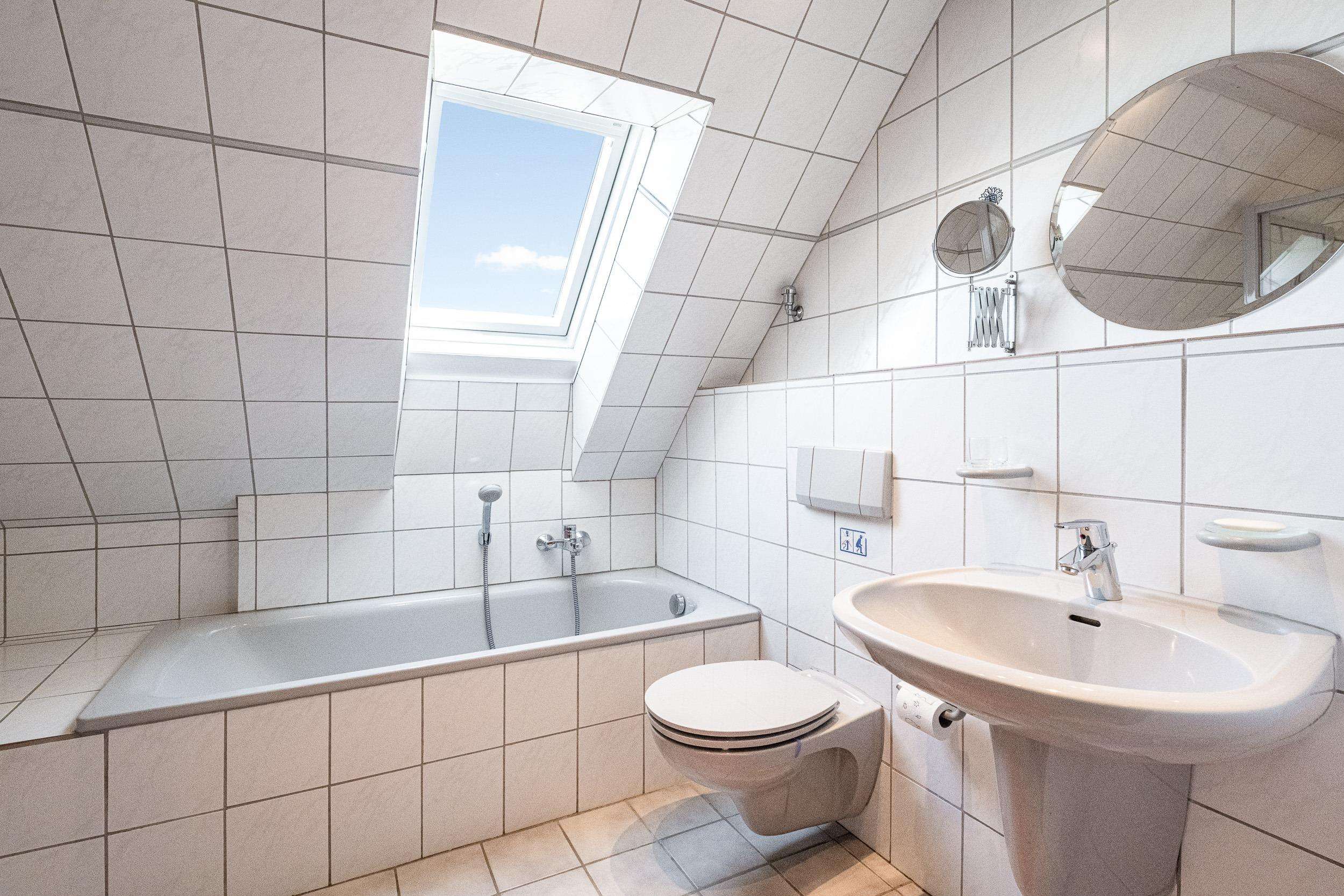 Immobilie in Süderlügum - Energetisch erstklassig saniertes Einfamilienhaus mit Garage in toller Wohnlage - Bild 10