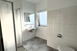 Moderne 2-Zimmer- OG Wohnung mit Balkon, Fußbodenheizung & Stellplatz in Moormerland-Hatshausen zu V – Die vollständige Adresse der Immobilie erhältst du vom Anbieter., 26802 Moormerland – Vorschaubild 6
