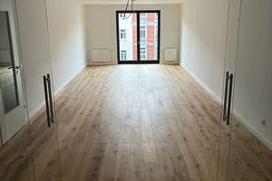 Großzügige 2 Zimmer Wohnung mit EBK und Echtholzparkett im Industriedenkmal – Theo-Neubauer-Straße 39, 99085 Krämpfervorstadt, Erfurt – Vorschaubild 1