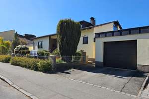 Zentral angebunden - Einfamilienhaus mit Charakter: Wohnen auf einer Ebene, Studio & sonniger Garten – Die vollständige Adresse der Immobilie erhältst du vom Anbieter., 94474 Vilshofen an der Donau – Vorschaubild 2