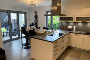 Moderne Ciry- Komfort- Wohnung mit Terrasse 
und TG - Stellplatz ...