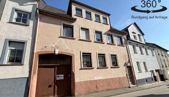 Bild von Charmantes großes 2-3 Familienhaus mit Innenhof in guter Lage von Rüdesheim