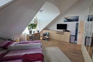 Wunderschöne , helle 4-Zimmer Dachatelierwohnung mit sonniger Südterrasse in München-Laim  – Hartelstraße 6a, 80689 St. Ulrich, München – Vorschaubild 11