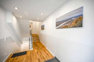 Exklusive Dachgeschosswohnung mit Einbauküche und großem Sonnenbalkon inkl. Panoramablick im Zentrum – Hauptstraße 70, 53604 Bad Honnef – Vorschaubild 13