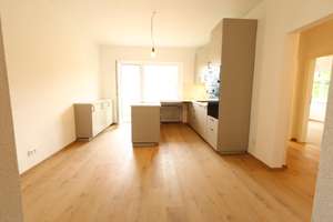 Totalrenoviert, 3 Zimmern, neue Küche, neue Badzimmer, Balkon und Garage in Essen-Rüttenscheid – 45131 Rüttenscheid, Essen – Vorschaubild 3