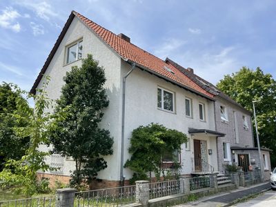 2 Häuser mit gut 300 m² Wfl. + 15 Zi.