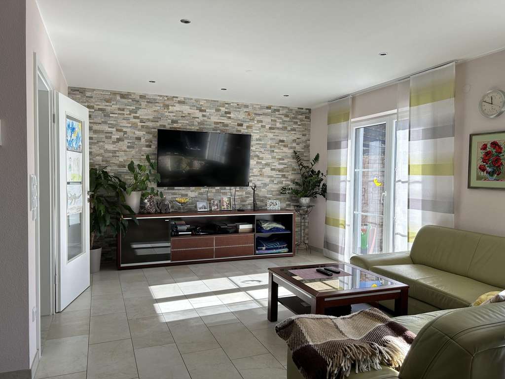 Immobilie in Steinhöring - Modern, familienfreundlich & energieeffizient - DHH in Steinhöring - Bild 1