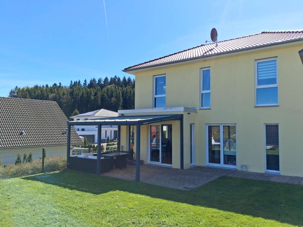 Immobilie in Obernheim - Modernes sonnenhelles Einfamilienhaus im Grünen - Bild 0