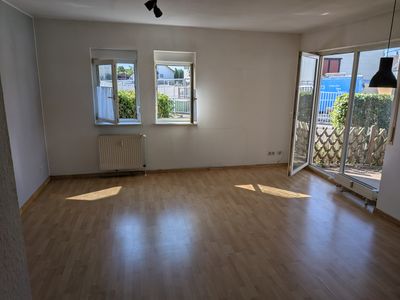 Gepflegte 2-Zimmer-EG-Wohnung mit Balkon und EBK in Rhein-Pfalz-Kreis