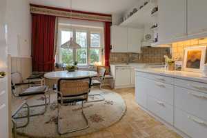 Historische Villa mit großem Grundstück und Hallenbad
Zentrale und ruhige Lage von Rhede – Borken (Kreis) – Vorschaubild 14