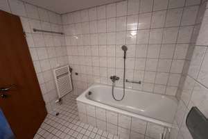 DREIRAUMWOHNUNG MIT AUFZUG, GÄSTE-WC, NEUER VINYLBODEN, FREI AB SOFORT – Melanchthonstraße 7, 1099 Innere Neustadt, Dresden – Vorschaubild 11