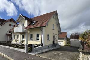 Modernes Zweifamilienhaus mit Nebengebäude, Doppelgarage,  & riesigem Gartenparadies – Die vollständige Adresse der Immobilie erhältst du vom Anbieter., 88299 Leutkirch im Allgäu – Vorschaubild 1