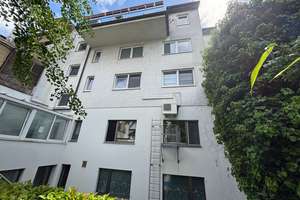 Vielseitiges Immobilien-Ensemble in Reisholz: bereits geteiltes MFH, Gewerbe und Garagenhof – Die vollständige Adresse der Immobilie erhältst du vom Anbieter., 40599 Reisholz, Düsseldorf – Vorschaubild 2