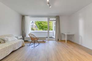 Komplett renoviert. Terrasse. Einziehen. Wohlfühlen -Grünblick statt Straßenlärm – Simrockstraße 98, 40235 Grafenberg, Düsseldorf – Vorschaubild 10