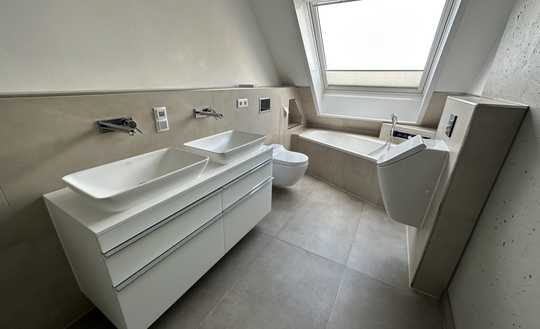 ÜBER DEN DÄCHERN DER QUADRATE! Vollsanierte 4-Zimmer-DG-Maisonette mit Aufzug in Mannheim City