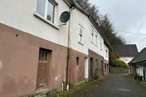 Wohnimmobilie mit Grundstück und Entwicklungspotenzial in attraktiver Lage von Gummersbach – Die vollständige Adresse der Immobilie erhältst du vom Anbieter., 51643 Gummersbach – Vorschaubild 1