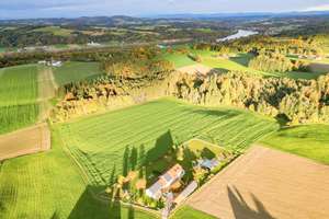 Besonderes Bauernhaus-Anwesen mit Pool in herrlicher Aussichtslage – Die vollständige Adresse der Immobilie erhältst du vom Anbieter., 94474 Vilshofen an der Donau – Vorschaubild 31