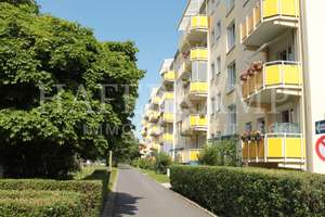 Nachhaltige Kapitalanlage in der Landeshauptstadt Dresden: 2-Zi-ETW mit sonnigem Balkon und PKW-ASP! – Die vollständige Adresse der Immobilie erhältst du vom Anbieter., 1237 Seidnitz/Dobritz, Dresden – Vorschaubild 2