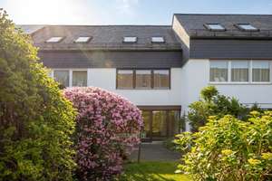 Von Privat: Sonniges Reihenmittelhaus mit 5 Zimmern in München-Solln in begehrter Lage