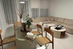 Große 5-Zimmer Wohnung mit Balkon