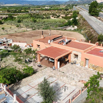 CHALET MIT GROSSEM GRUNDSTÜCK IN VILLAR DEL ARZOBISPO