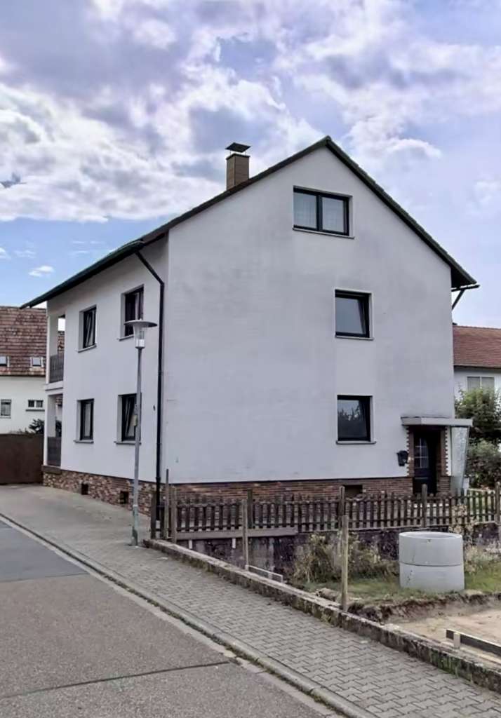 Immobilie in Dielheim - Familienfreundliches Einfamilienhaus mit Vielfältigen Nutzungsmöglichkeiten - Bild 2