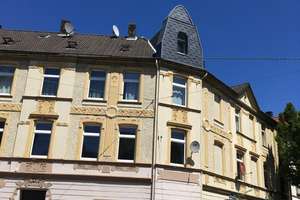 Helle 4,5-Zimmer-Wohnung im 2. OG an der Querstraße in Bochum