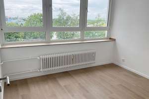 3-Zimmer-Wohnung + 2 Loggien! Frisch renoviert, separate Küche, Wannenbad, Aufzug – Gropiusweg 15, 44801 Querenburg, Bochum – Vorschaubild 7