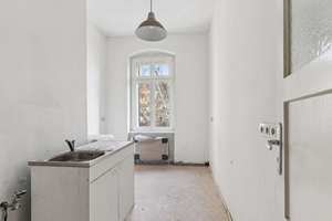 Create your Mitte-Home: unsaniertes Apartment im modernisierten Altbau-Ensemble. – Die vollständige Adresse der Immobilie erhältst du vom Anbieter., 10115 Mitte (Ortsteil), Berlin – Vorschaubild 4
