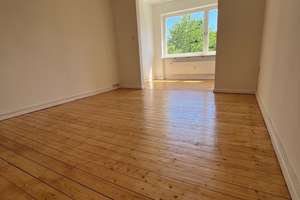 Sanierte 2-Zimmer Wohnung mit Einbauküche und Balkon!