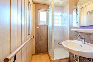 Property thumbnail 13