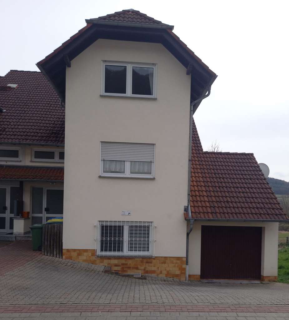 Immobilie in Gelnhausen - Reihenhaus in Gelnhausen mit Garage und 2 Stellplätzen - Bild 2