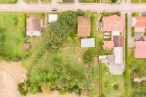 Greifen Sie zu! Potenzialstarke DHH mit Garten und 2 Garagen in naturnaher Lage – Uecker-Randow (Kreis) – Vorschaubild 1