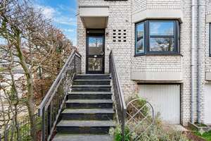 Split-Level-Reihenendhaus mit Garten, Studio und Entwicklungspotenzial – Die vollständige Adresse der Immobilie erhältst du vom Anbieter., 40595 Hellerhof, Düsseldorf – Vorschaubild 2
