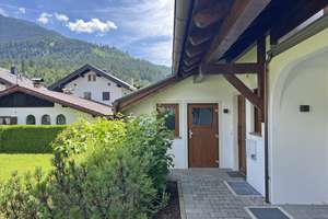 Hochwertige Reihenendhaus in zentraler Lage mit Garten und tollem Bergblick – Die vollständige Adresse der Immobilie erhältst du vom Anbieter., 82467 Garmisch-Partenkirchen – Vorschaubild 27