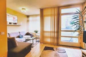 ***Charmante 3-Zimmer-ETW - renovierungsbedürftig - Fahrstuhl - TG-Stellplatz - Berlin-Charlottenbu – Die vollständige Adresse der Immobilie erhältst du vom Anbieter., 14059 Charlottenburg, Berlin – Vorschaubild 2