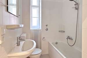 Schöne 2,5-Zimmer-Altbauwohnung mit kleiner Wohnküche in Neuhausen! – Volkartstraße 38, 80636 Dom Pedro, München – Vorschaubild 11