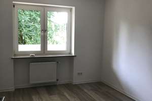 Frisch sanierte 3 - Zimmer Wohnung mit Loggia – 44141 Westfalendamm, Dortmund – Vorschaubild 2