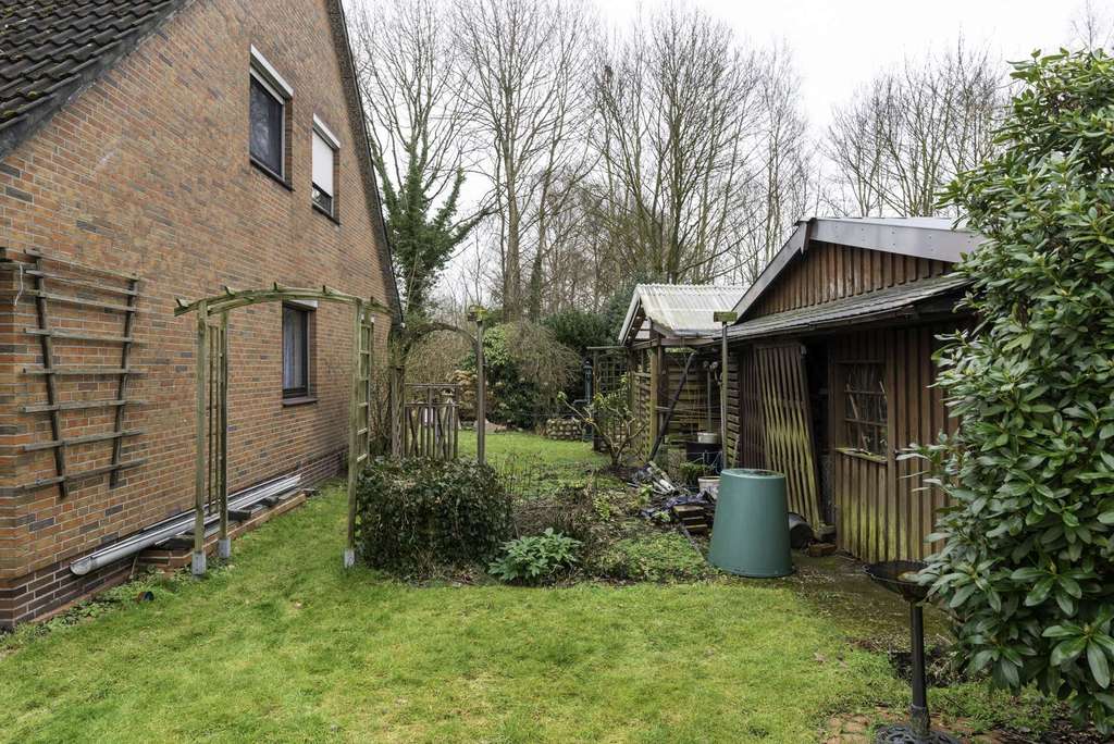 Immobilie in Lauenbrück - Einfamilienhaus + Einliegerwohnung: vielseitige Immobilie mit zwei Wohneinheiten - Bild 2